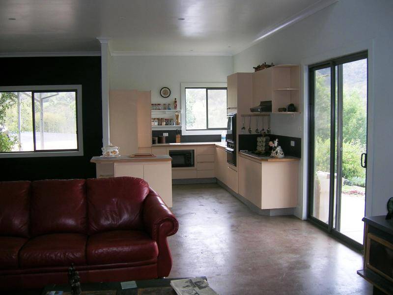 15 ALFORD AVENUE, Eildon VIC 3713