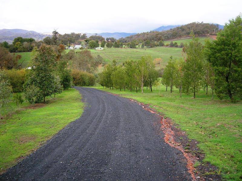 15 ALFORD AVENUE, Eildon VIC 3713