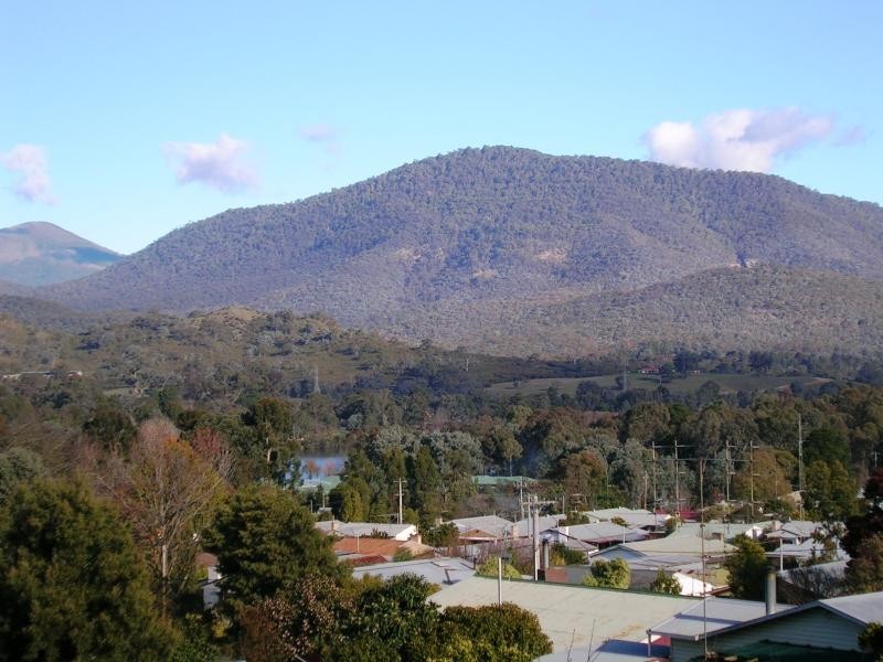 19 Seventh St, Eildon VIC 3713