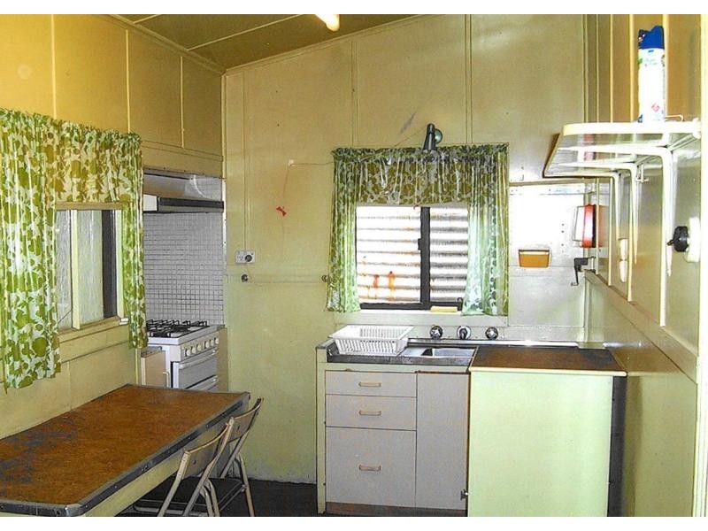 16 TOWNSEND STREET, Mortlake VIC 3272