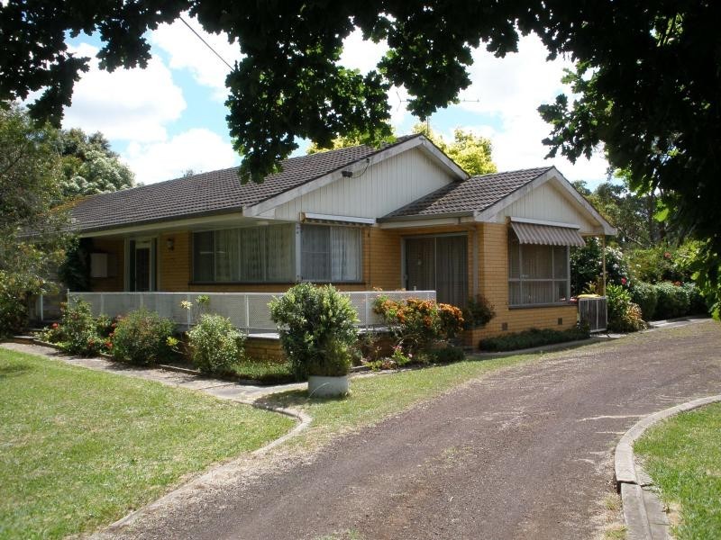 6 Neylon Street, Cobden VIC 3266