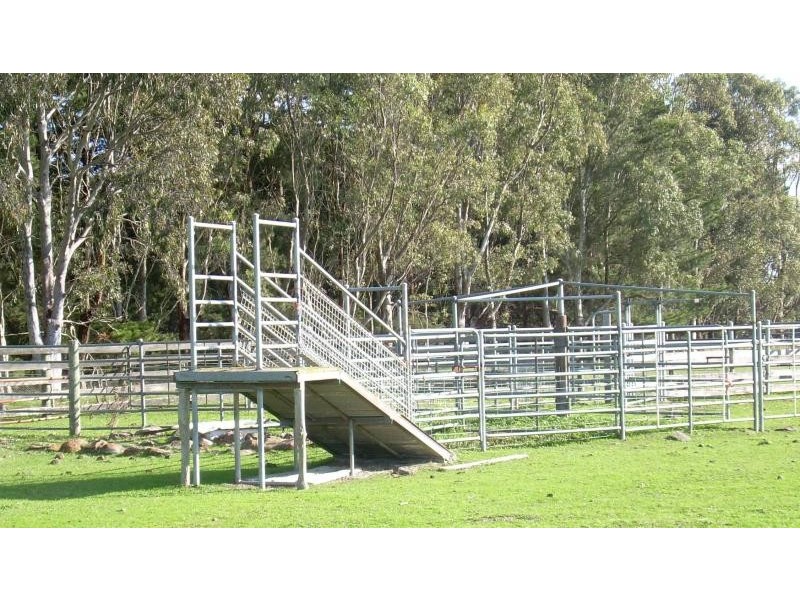 2696 Hamilton Highway, Caramut VIC 3274