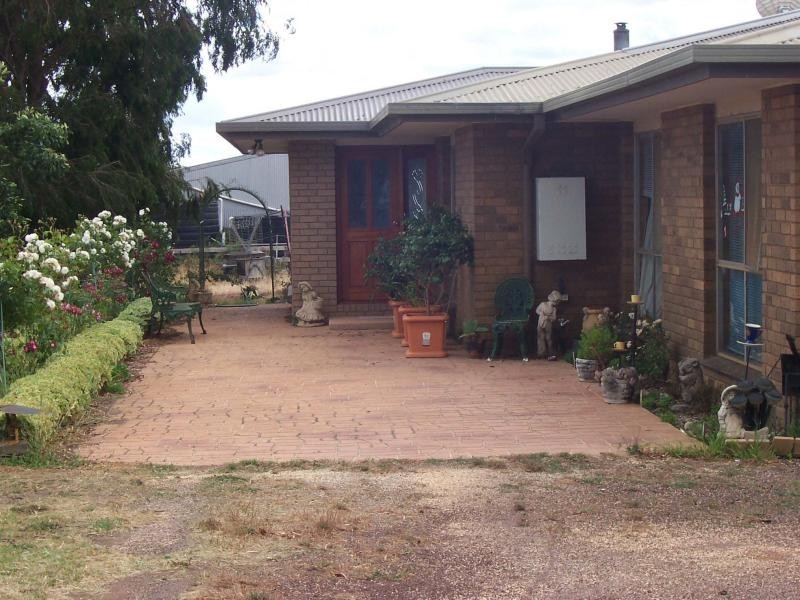 326 Crescent Road, Simpson VIC 3266