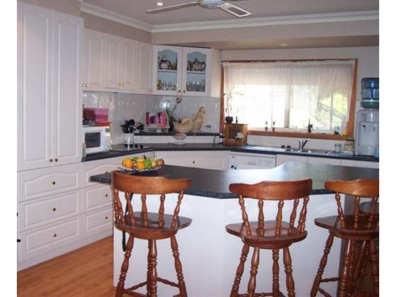 326 Crescent Road, Simpson VIC 3266