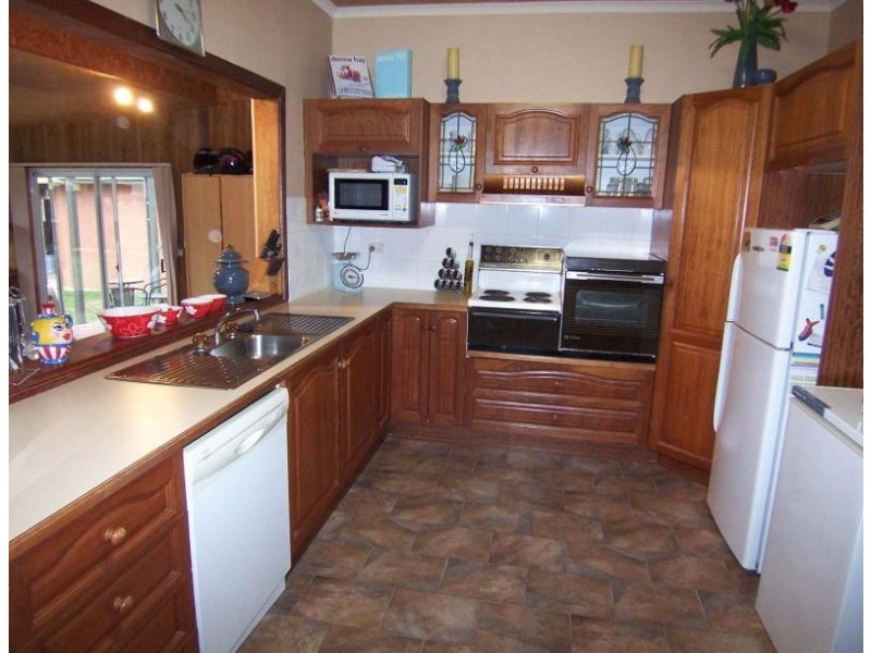 46 Clarke Street, Cobden VIC 3266