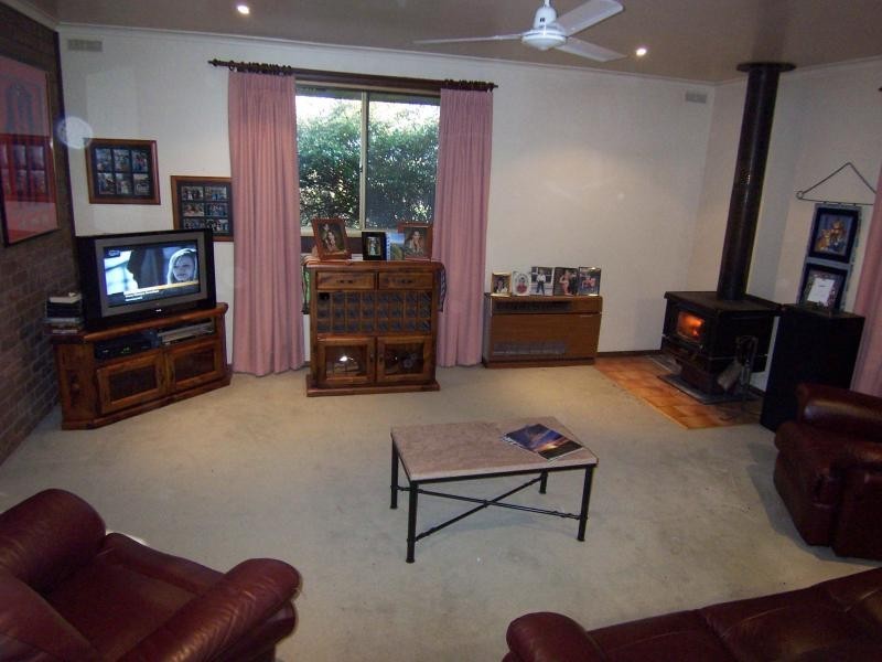 19 Boundary Road, Cobden VIC 3266