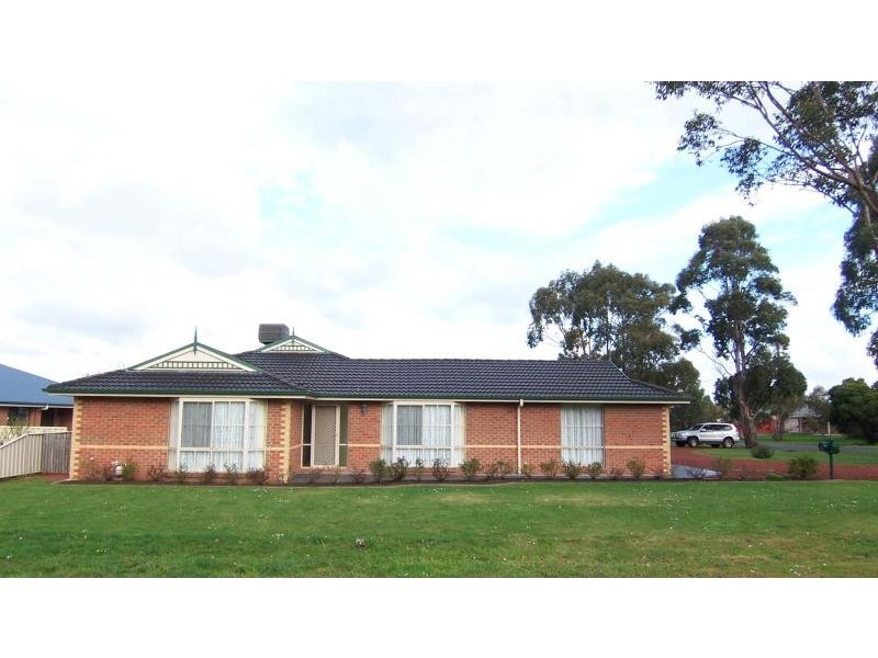 73 Neylon Street, Cobden VIC 3266