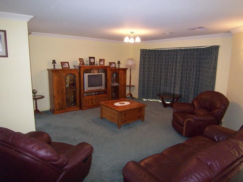 73 Neylon Street, Cobden VIC 3266