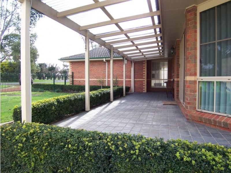 73 Neylon Street, Cobden VIC 3266