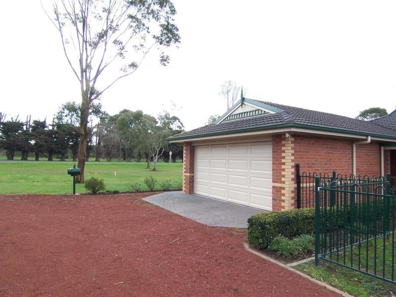 73 Neylon Street, Cobden VIC 3266