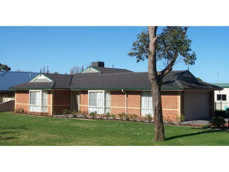 73 Neylon Street, Cobden VIC 3266