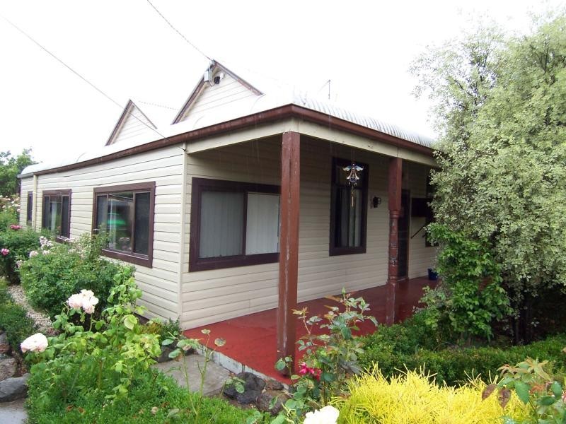 16 Townsend Street, Mortlake VIC 3272