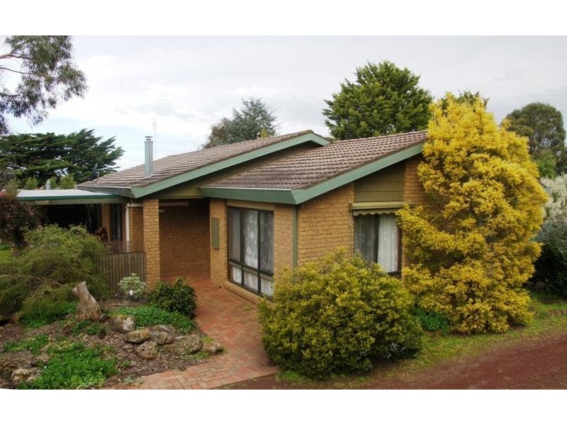 24 Mount Road, Mortlake VIC 3272