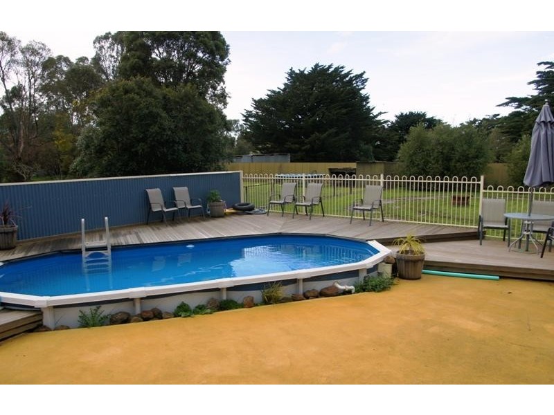 24 Mount Road, Mortlake VIC 3272