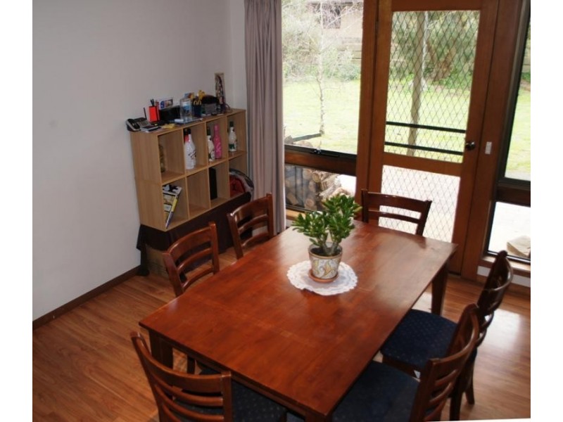24 Mount Road, Mortlake VIC 3272