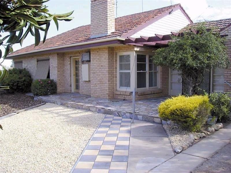 6 MCLEOD STREET, Minyip VIC 3392