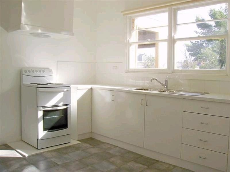 6 MCLEOD STREET, Minyip VIC 3392