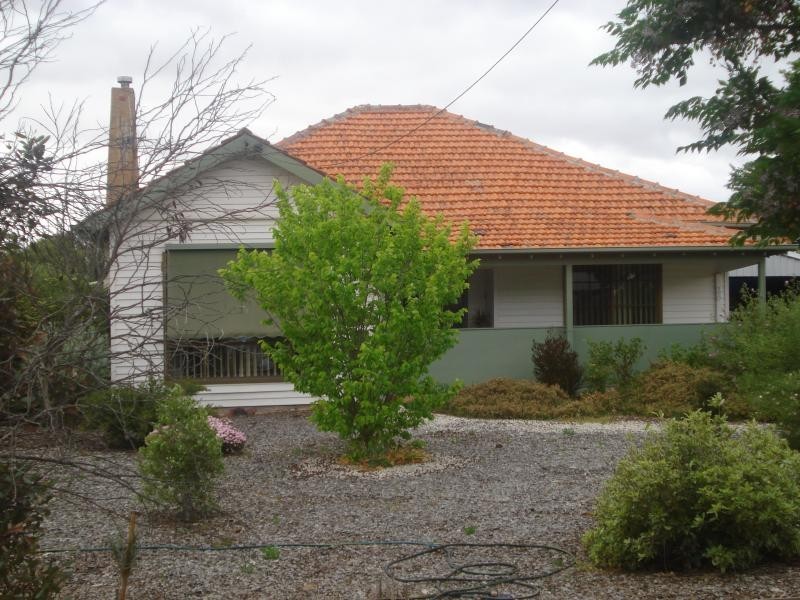 26 Davis Avenue, Nhill VIC 3418