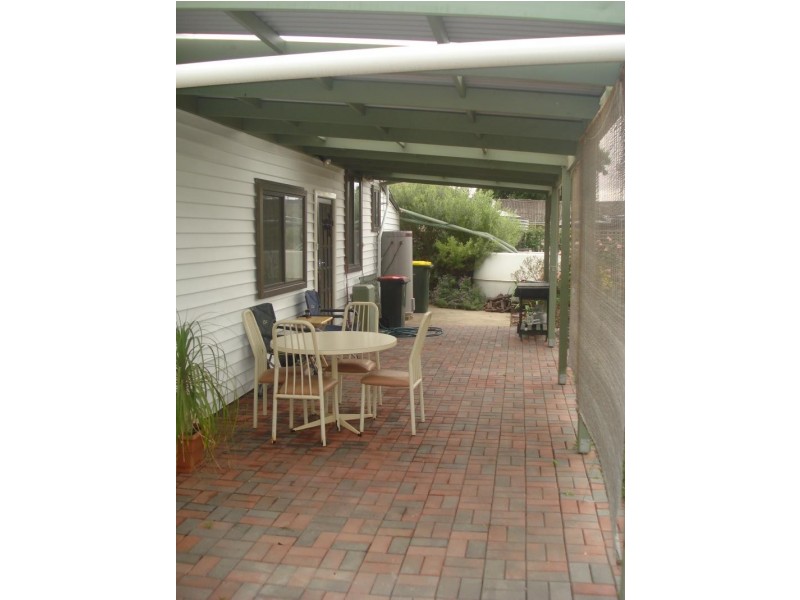 26 Davis Avenue, Nhill VIC 3418