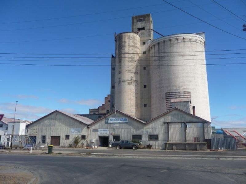 9-11 Davis Avenue, Nhill VIC 3418