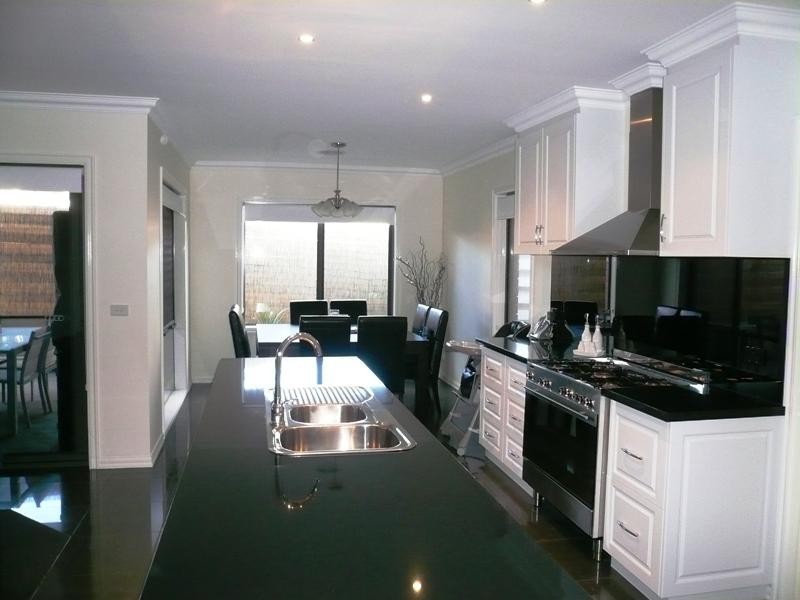 8 WOODFORD PLACE, Korumburra VIC 3950