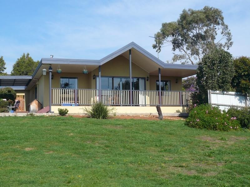 60 Main Road, Bena VIC 3946
