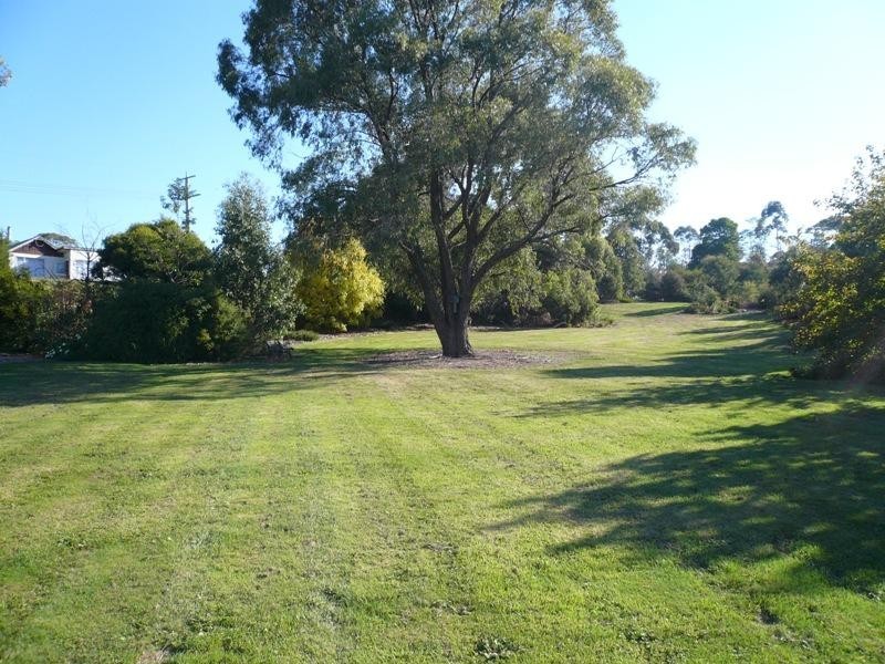 60 Main Road, Bena VIC 3946