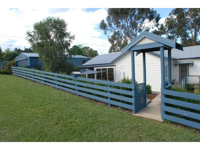 1 LOWER GORDON STREET, Korumburra VIC 3950