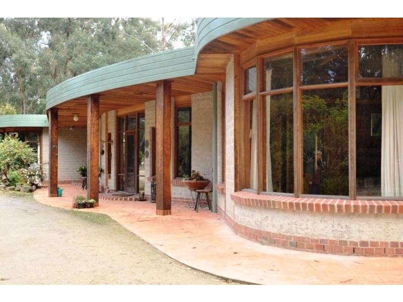 350 Henrys Road, Loch VIC 3945