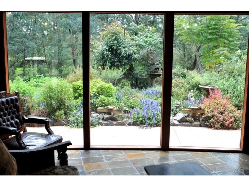 350 Henrys Road, Loch VIC 3945