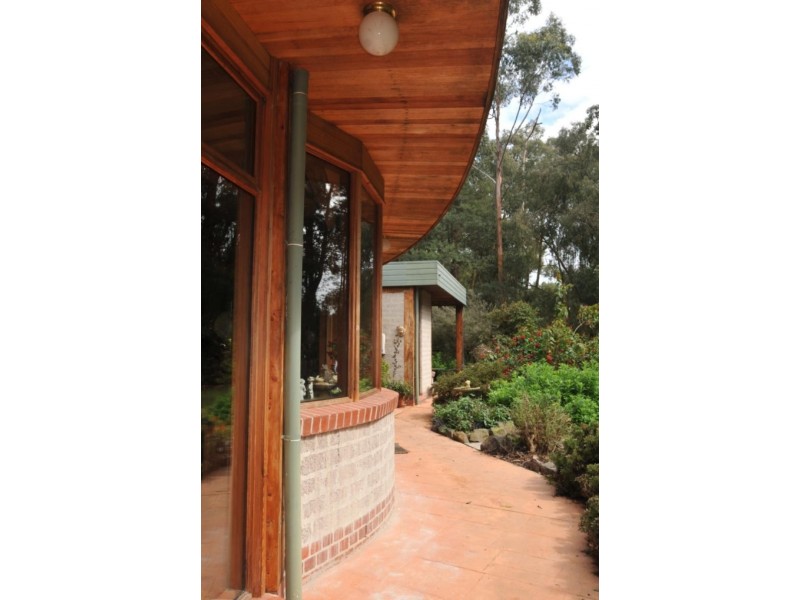 350 Henrys Road, Loch VIC 3945