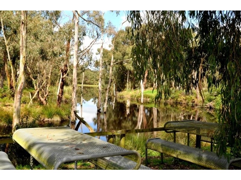 350 Henrys Road, Loch VIC 3945