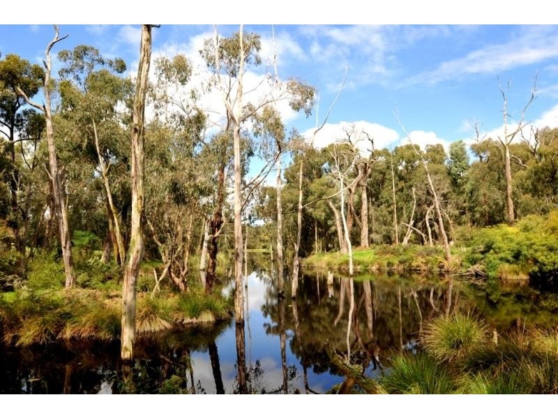 350 Henrys Road, Loch VIC 3945