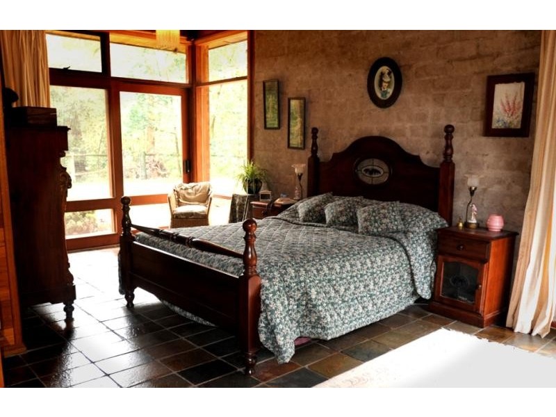 350 Henrys Road, Loch VIC 3945