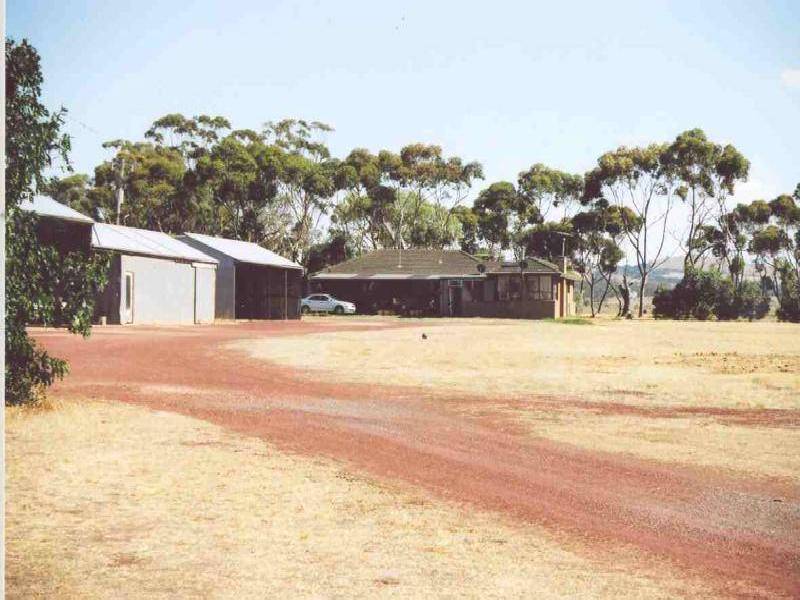 351 COIMADAI ROAD, Diggers Rest VIC 3427