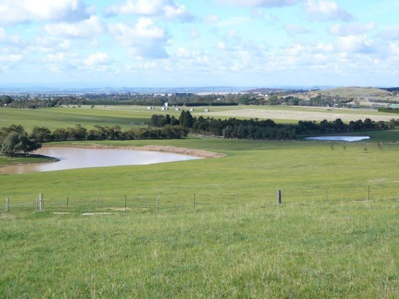 45 Deverall Road, Gisborne South VIC 3437