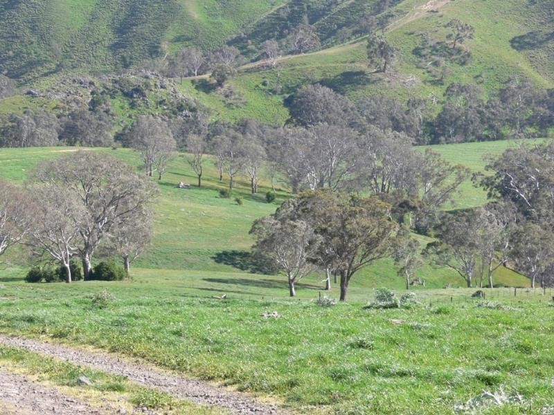 KONAGADERRA ROAD, Oaklands Junction VIC 3063