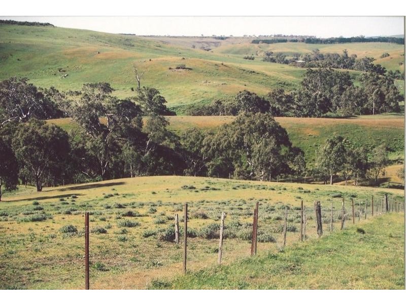 100 Kinnear Road, Mickleham VIC 3064