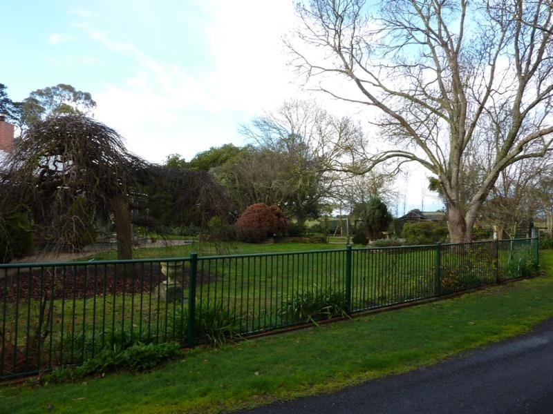709 Mt Mercer – Dereel Road, Mount Mercer VIC 3352