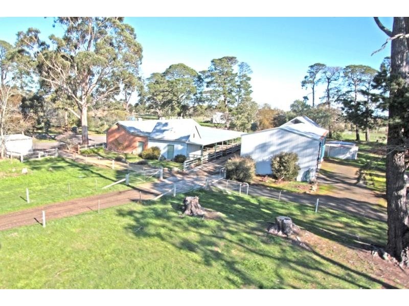 709 Mt Mercer – Dereel Road, Mount Mercer VIC 3352