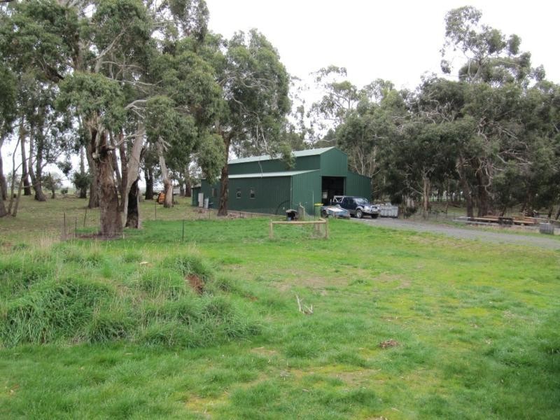 25 Trentham Road, Tylden VIC 3444