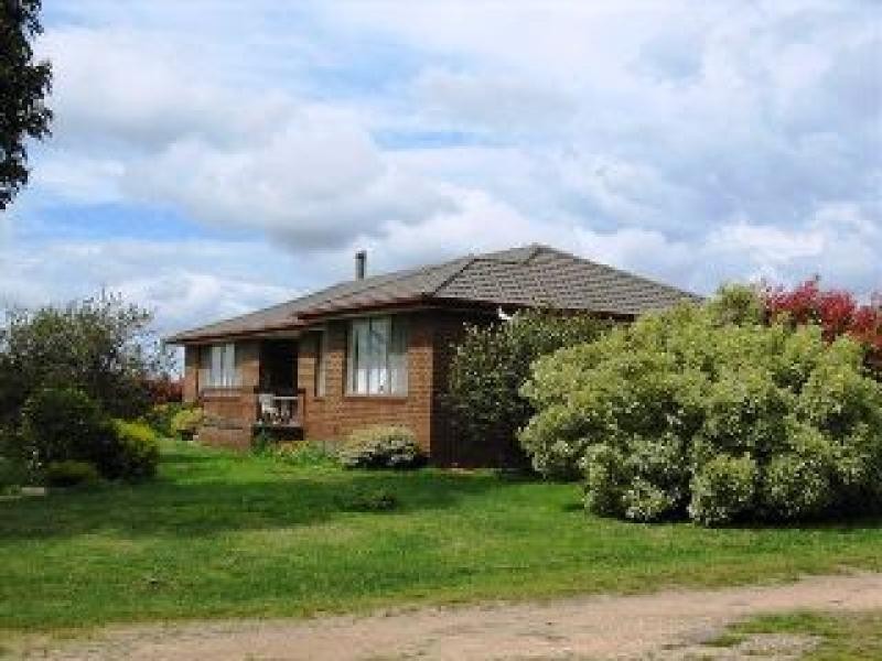 149 Knox Rd, Romsey VIC 3434