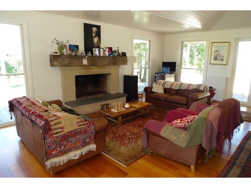 226 Black Hill Road, Gisborne South VIC 3437