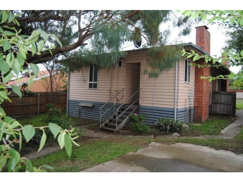 14 Owen Street, Leongatha VIC 3953