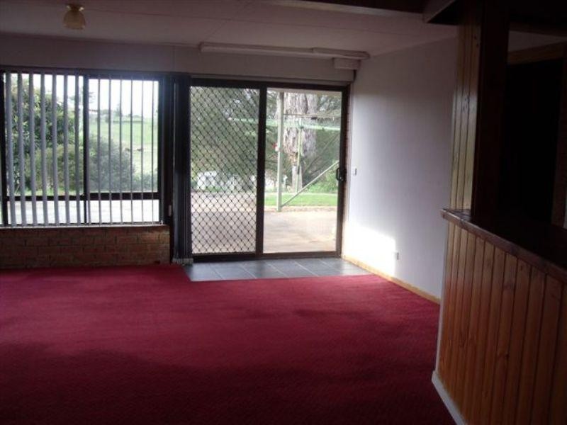 7 CHAMBERLAIN DRIVE, Leongatha VIC 3953