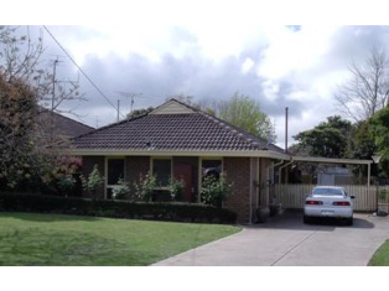 5 SOMERSET CRESCENT, Leongatha VIC 3953