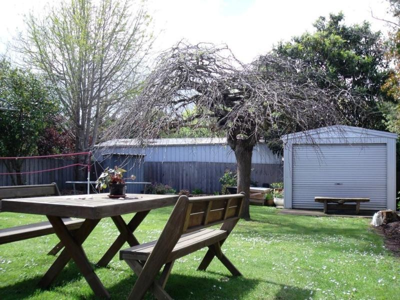 5 SOMERSET CRESCENT, Leongatha VIC 3953