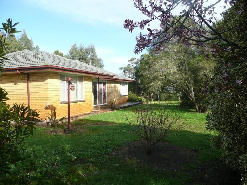 100 Golf Course Road, Heywood VIC 3304