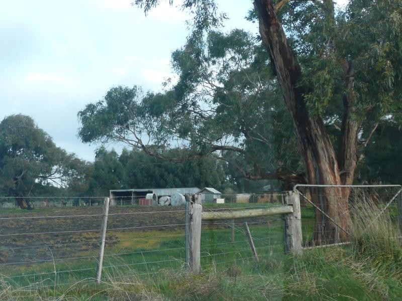 100 Golf Course Road, Heywood VIC 3304