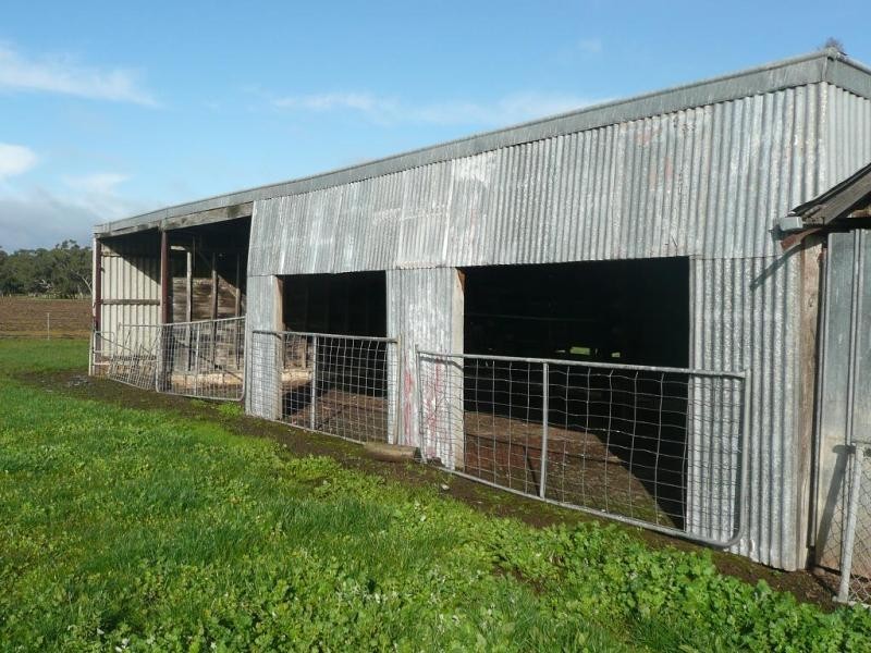 100 Golf Course Road, Heywood VIC 3304